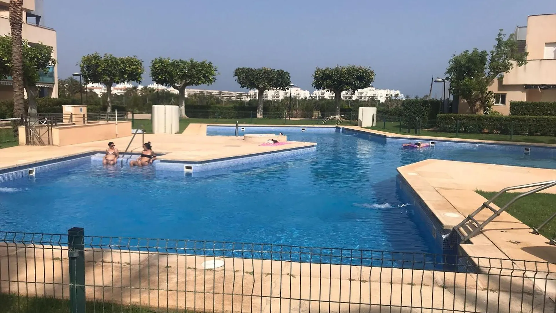 2 Bedroom Apartment In The Oasis Complex روكيتاس ذي مار